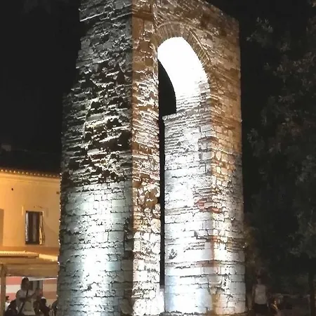 Casa Svarchi מלון 3*
